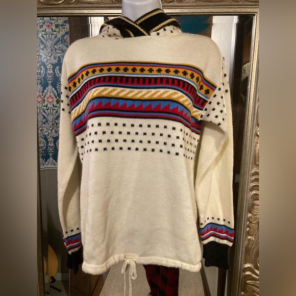 Vintage 70’s front drawstring hooded sweater - Picture 2 of 9